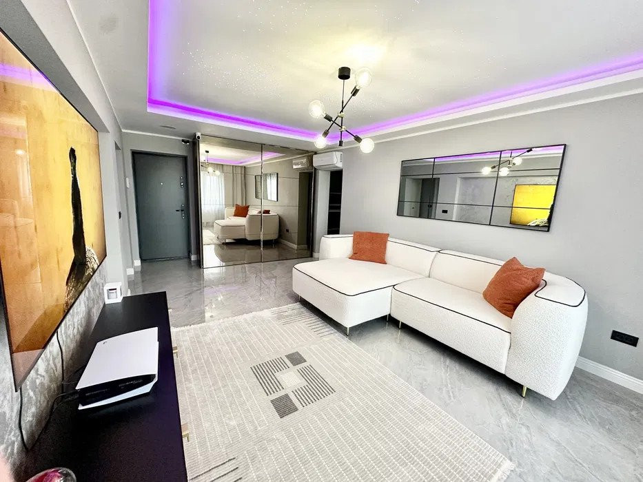 Apartament compus din 3 camere situat in zona FALEZA NORD