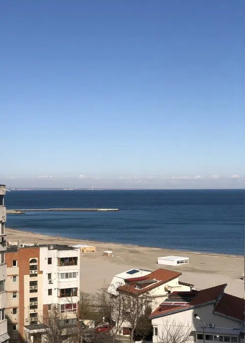 Apartament compus din 3 camere situat in zona FALEZA NORD