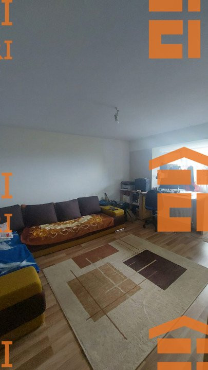  apartament situat in zona INEL II