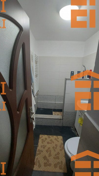  apartament situat in zona INEL II