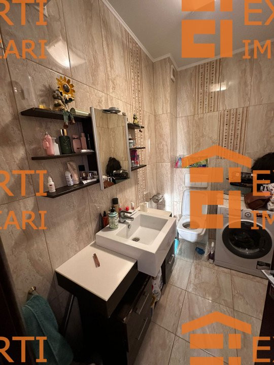 Apartament 3 camere decomandat situat in zona COMPOZITORI