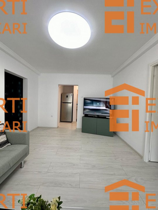 Apartament 3 camere situat in zona CENTRU - LICEUL TRAIAN (COLONADELOR)