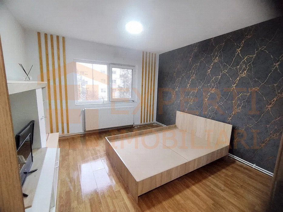 Apartament 3 camere situat in zona CET