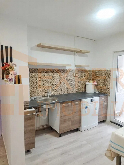 Apartament 3 camere situat in zona CET