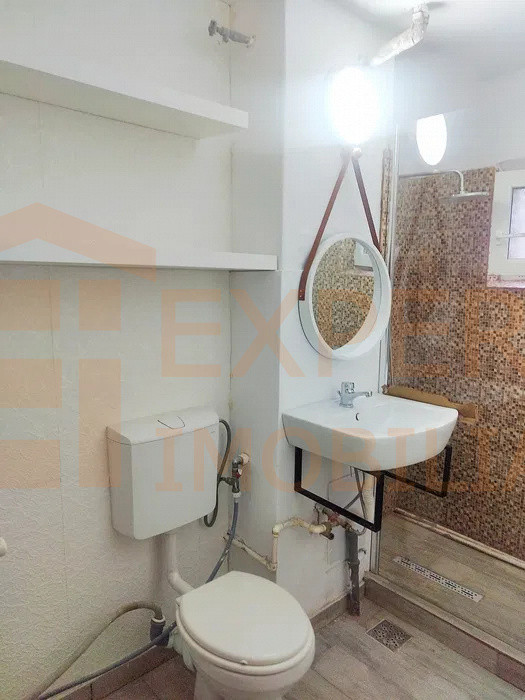 Apartament 3 camere situat in zona CET