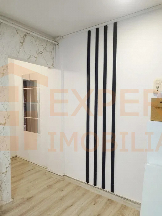 Apartament 3 camere situat in zona CET