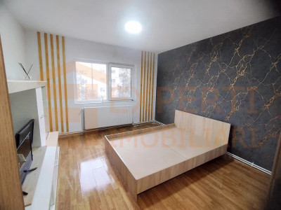 Apartament 3 camere situat in zona CET