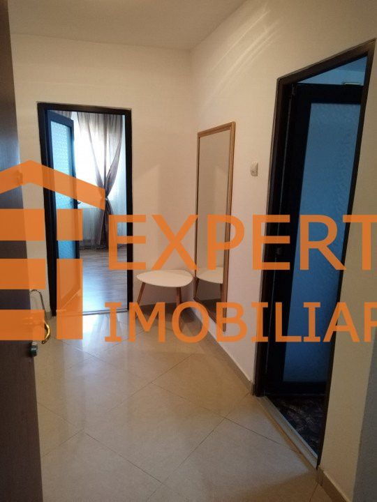 Apartament 3 camere situat in zona FALEZA NORD