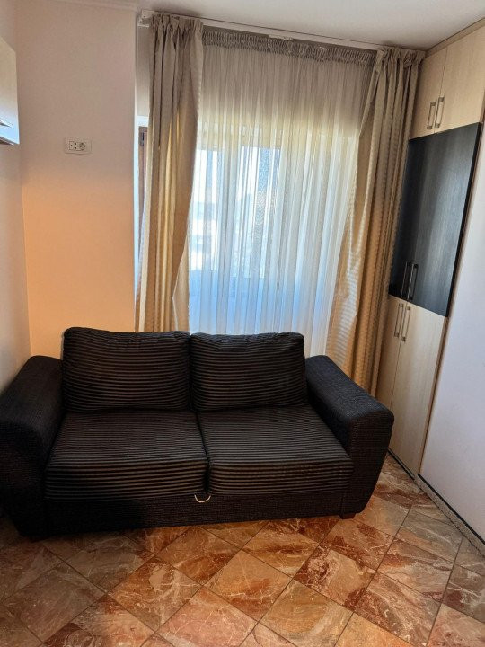 Apartament 4 camere situat in zona STADION