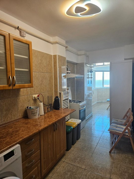 Apartament 3 camere situat in zona FALEZA NORD