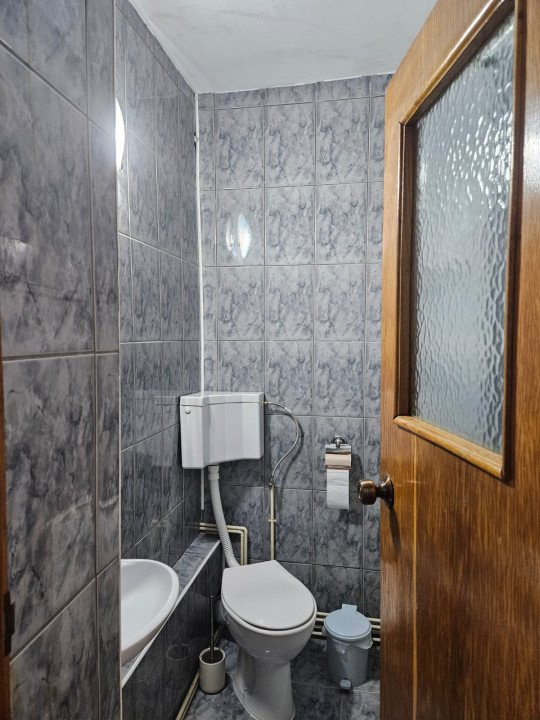 Apartament 3 camere situat in zona FALEZA NORD