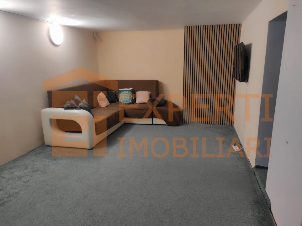 DUPLEX 4 camere situat in zona FAR