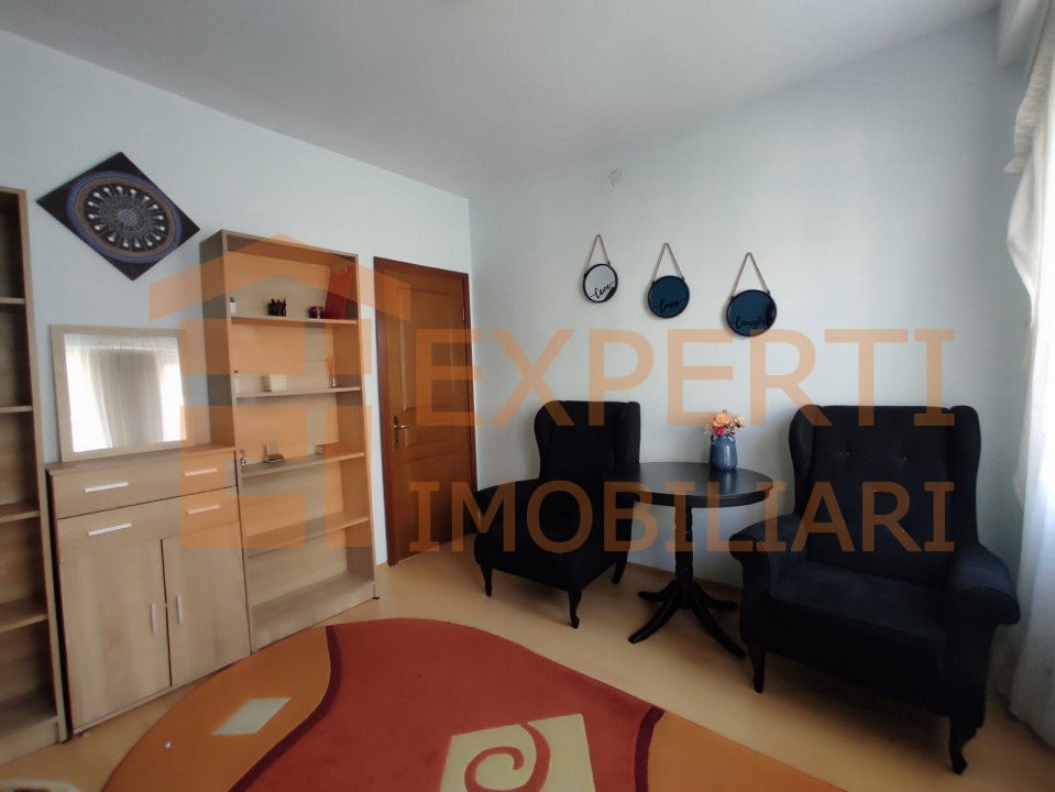 DUPLEX 4 camere situat in zona FAR