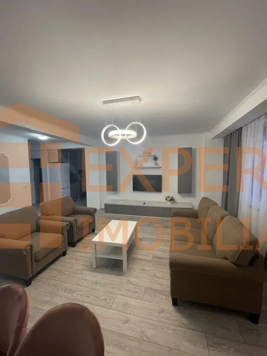 Apartament 3 camere de inchiriat situat in zona TROCADERO