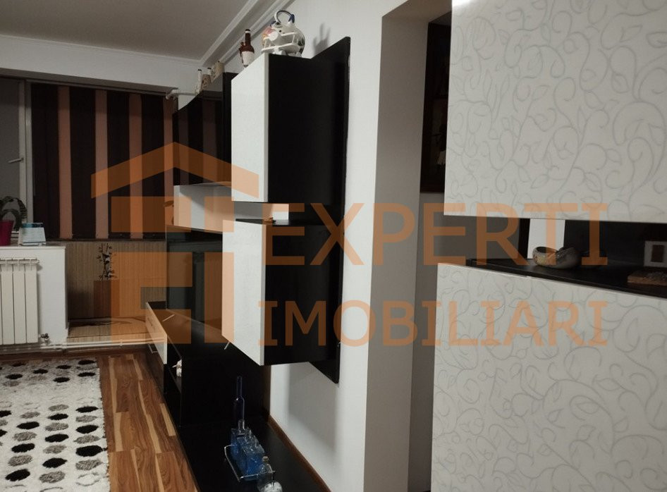 Apartament 3 camere situat in zona CENTRU - Liceul Traian (Colonadelor)