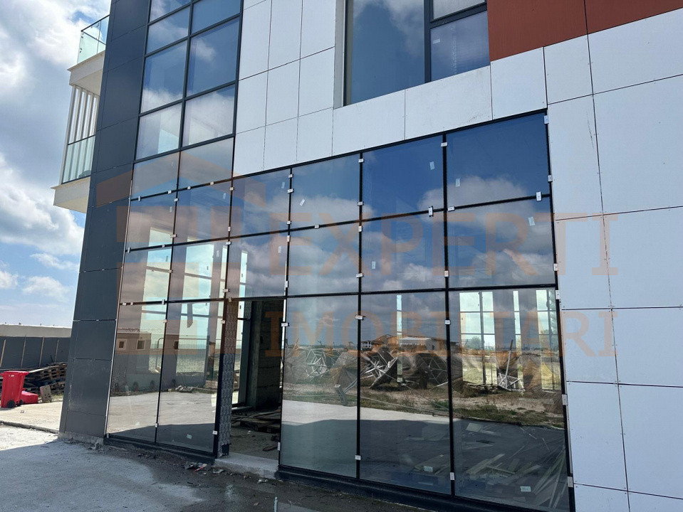 Spatiu comercial situat in zona COMPLEX PHOENICIA - MAMAIA NORD