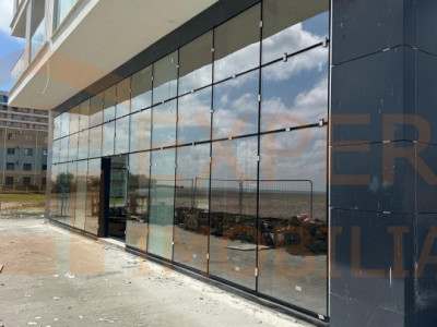Spatiu comercial situat in zona COMPLEX PHOENICIA - MAMAIA NORD