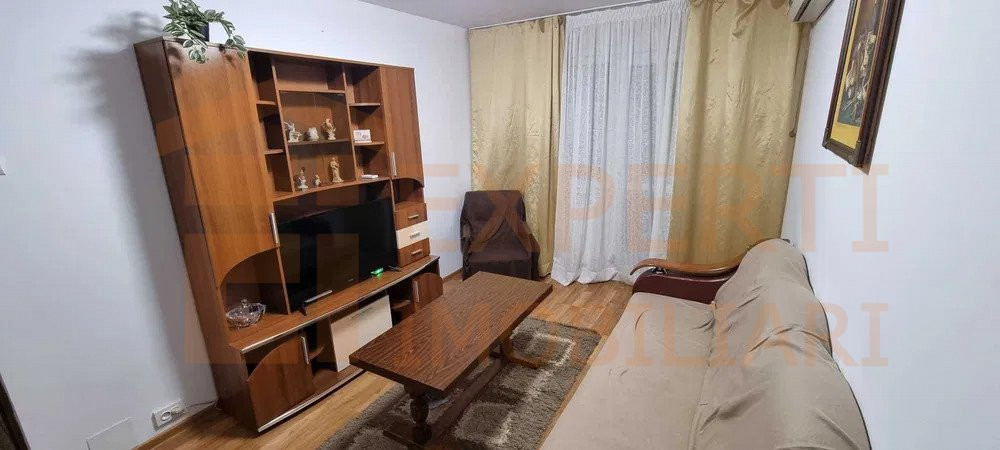 Apartament 3 camere situat in zona CIRESICA