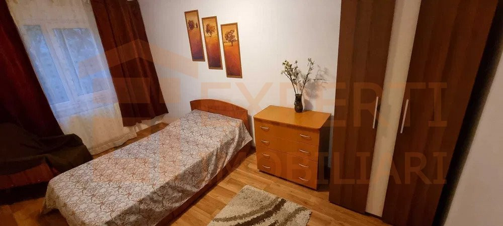 Apartament 3 camere situat in zona CIRESICA