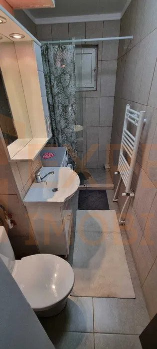 Apartament 3 camere situat in zona CIRESICA