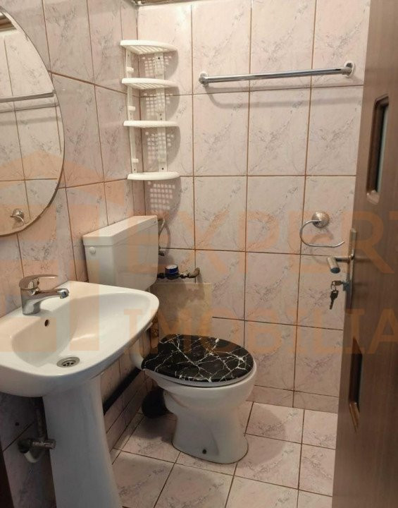 Apartament 3 camere situat in zona FALEZA NORD