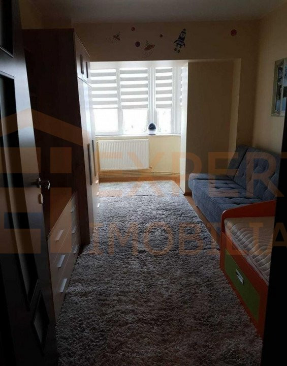 Apartament cu 3 camere decomanat in zona STADION