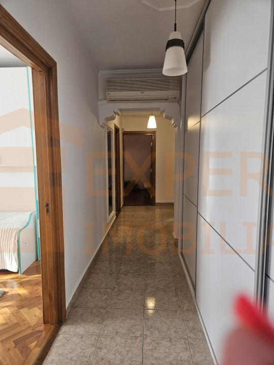 Apartament 3 camere situat in zona STADION
