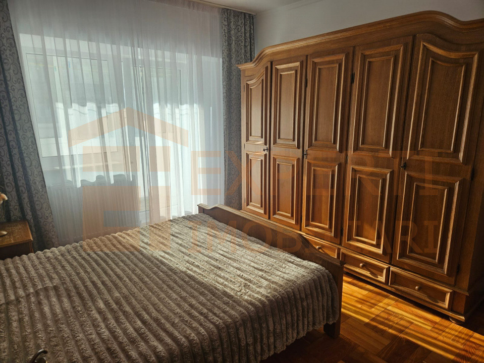 Apartament 3 camere situat in zona STADION