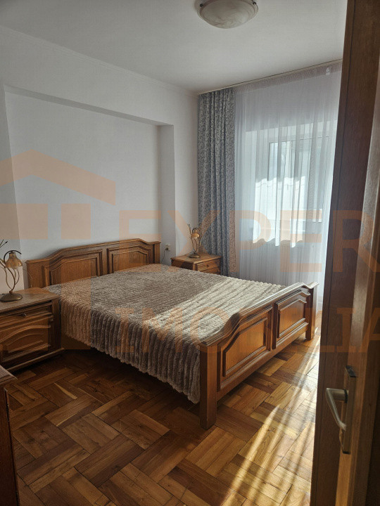 Apartament 3 camere situat in zona STADION