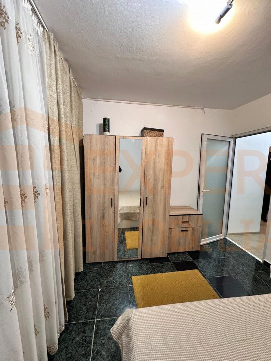 Apartament 4 camere situat in zona FAR