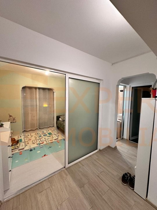 Apartament 4 camere situat in zona FAR