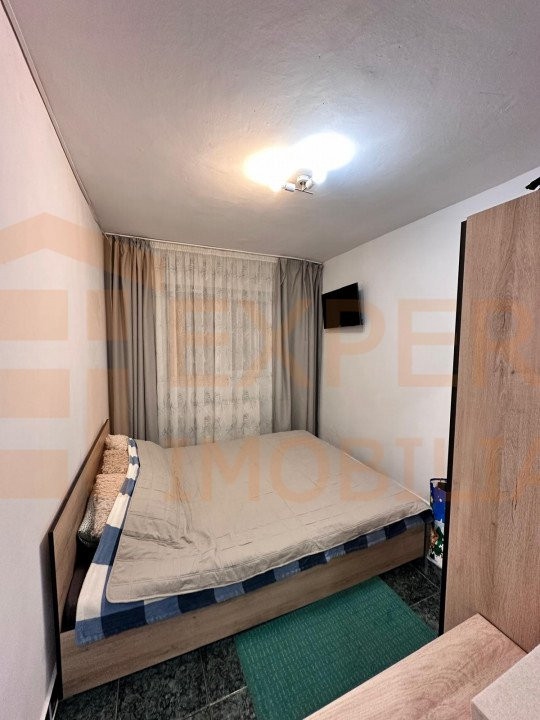 Apartament 4 camere situat in zona FAR