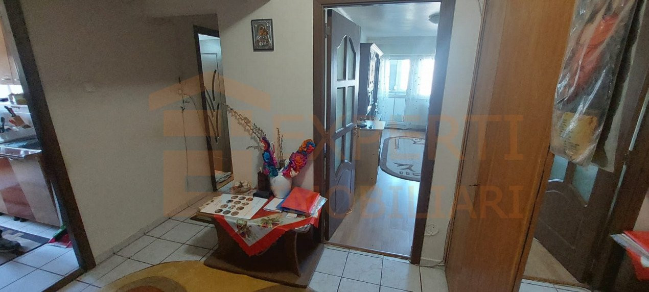 Apartament 2 camere, decomandat situat in zona INEL I