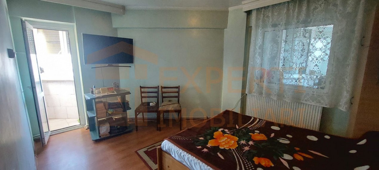 Apartament 2 camere, decomandat situat in zona INEL I