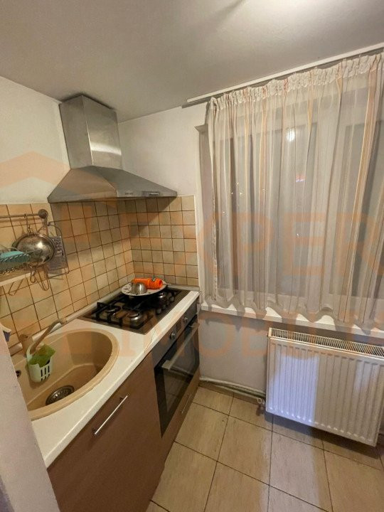 Apartament spațios cu 3 camere, decomandat, situat în zona DACIA