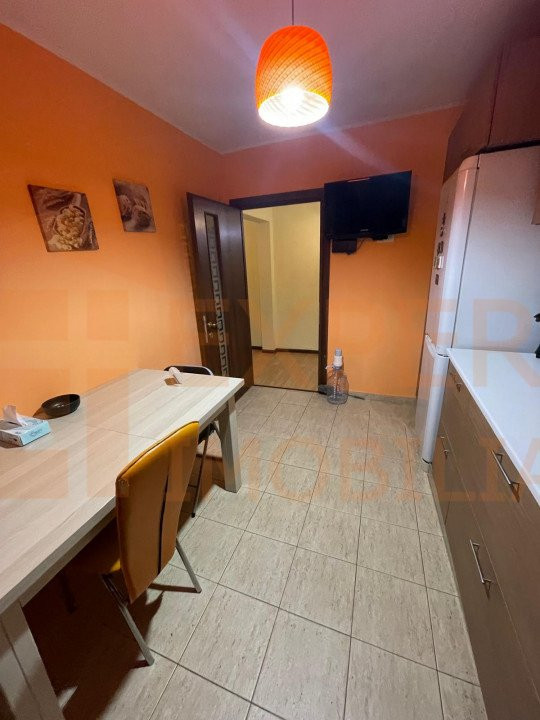 Apartament spațios cu 3 camere, decomandat, situat în zona DACIA