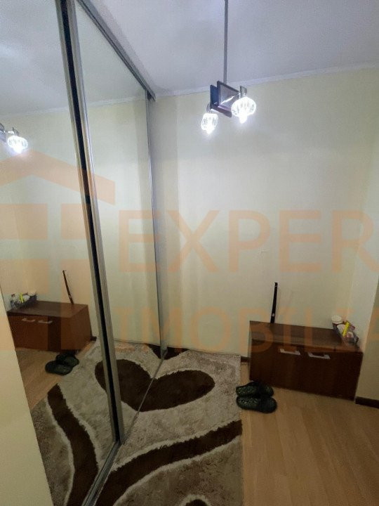 Apartament spațios cu 3 camere, decomandat, situat în zona DACIA