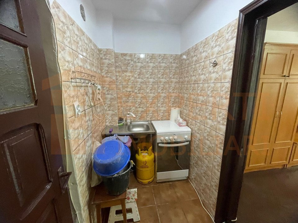 Garsoniera situata in zona CET