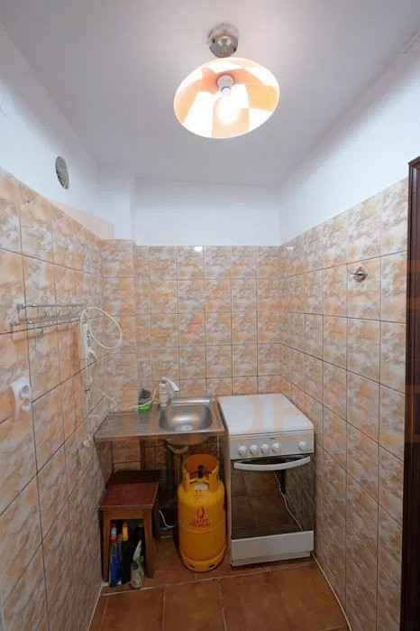 Garsoniera situata in zona CET