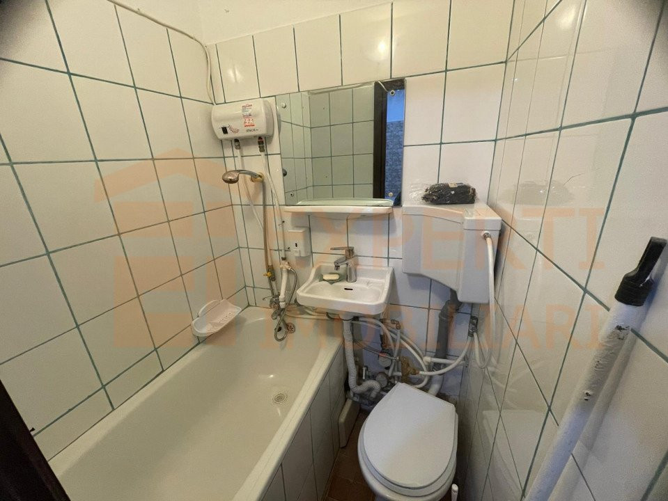 Garsoniera situata in zona CET