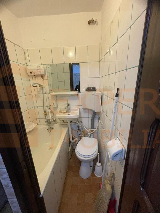Garsoniera situata in zona CET