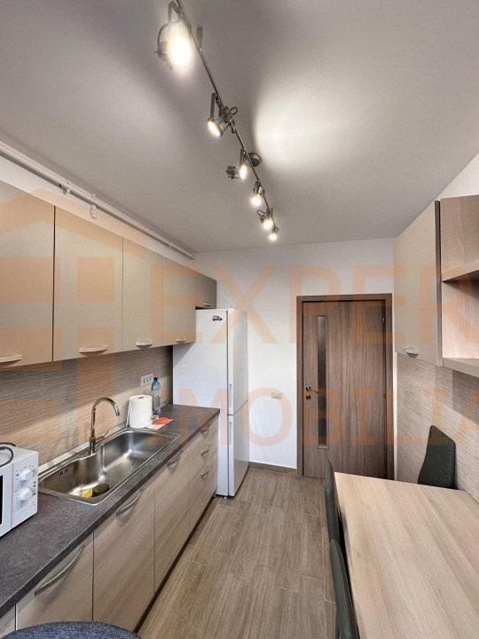 Apartament 2 camere, decomandat situat in CENTRU