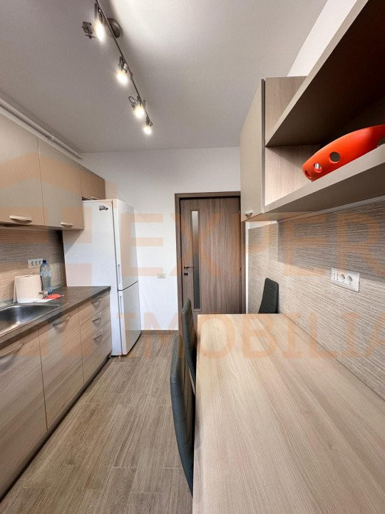 Apartament 2 camere, decomandat situat in CENTRU