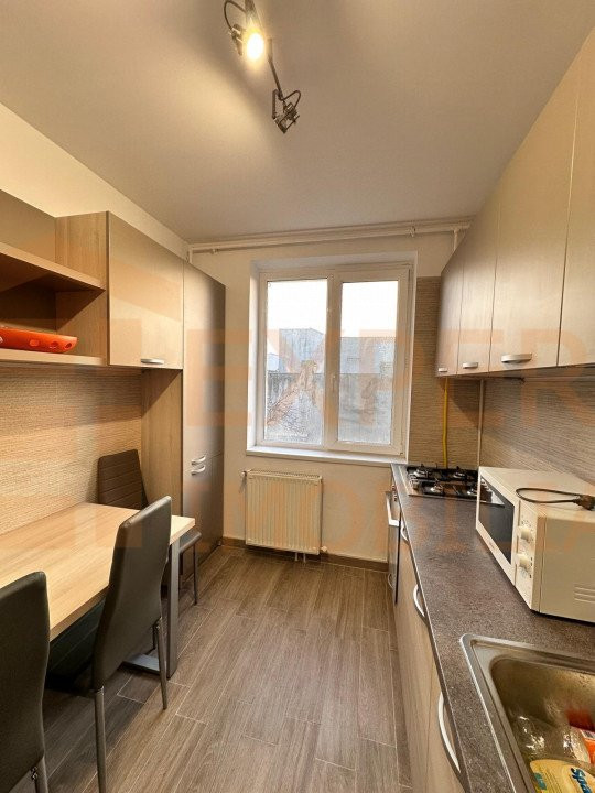 Apartament 2 camere, decomandat situat in CENTRU