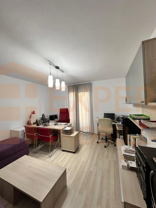 Apartament 2 camere, decomandat situat in CENTRU