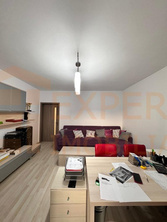 Apartament 2 camere, decomandat situat in CENTRU