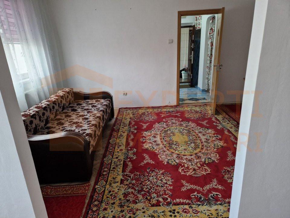 Apartament 3 camere situat in centrul Mangaliei