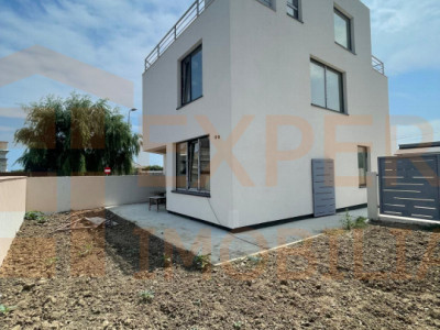 Vila situata in Palazu Mare zona Elvila 