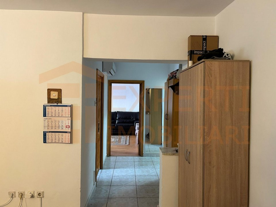 Apartament 4 camere situat in zona GARA-BCR