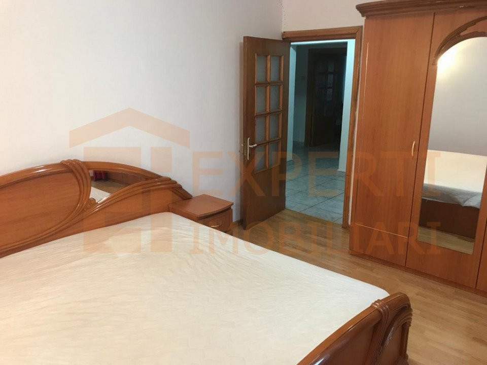 Apartament 4 camere situat in zona GARA-BCR